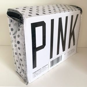 Hold Victoria’s Secret polka dot sheet set